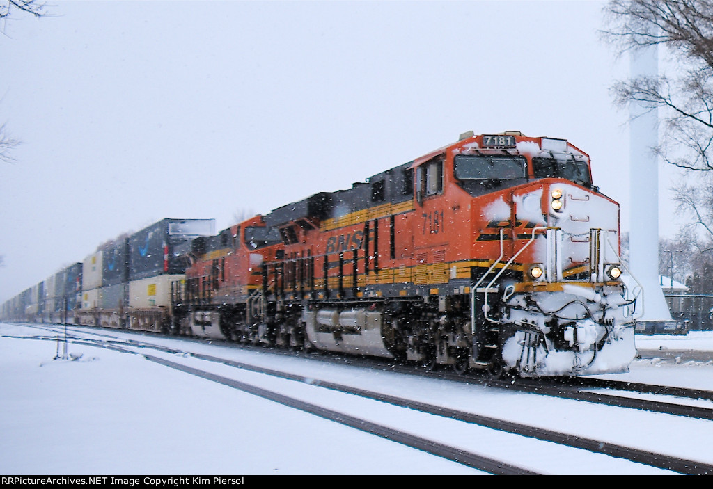 BNSF 7181